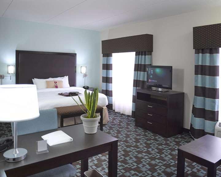 Hampton Inn & Suites Nashville At Opryland Room photo